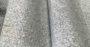 宁波芙蓉白S型拉丝面路沿石