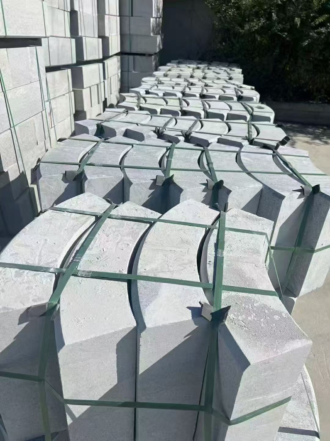 宁波 芝麻灰弧形路沿石