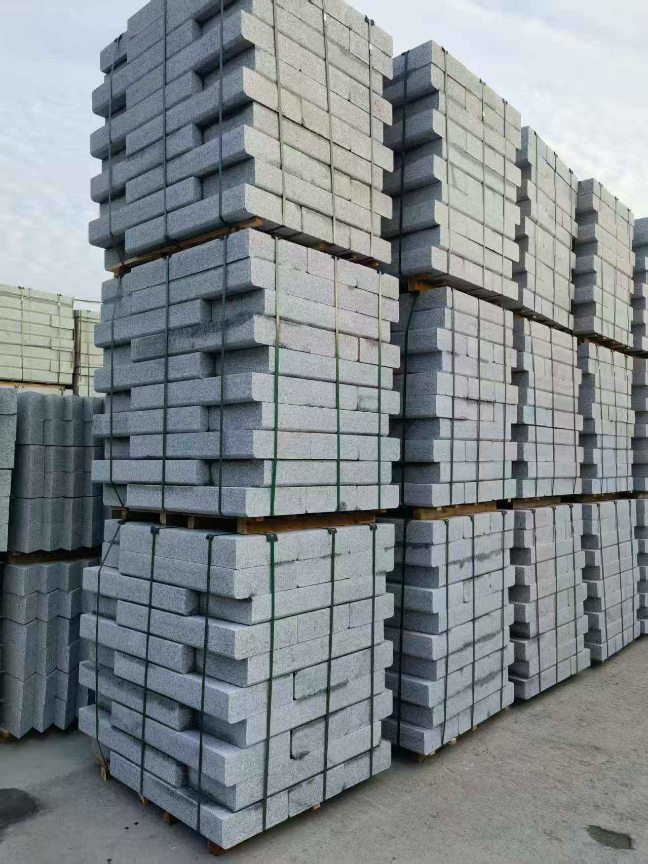 宁波 路沿石（路侧石），颜色一致，尺寸标准