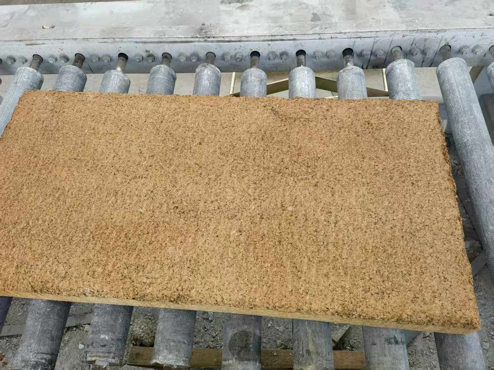 宁波 菠萝面老石板，做旧仿古石，流水线生产加工